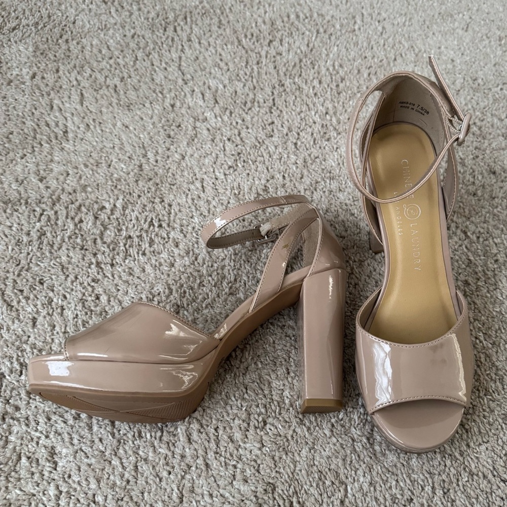 Chinese Laundry | Nude Patent Platform Heels 7.5